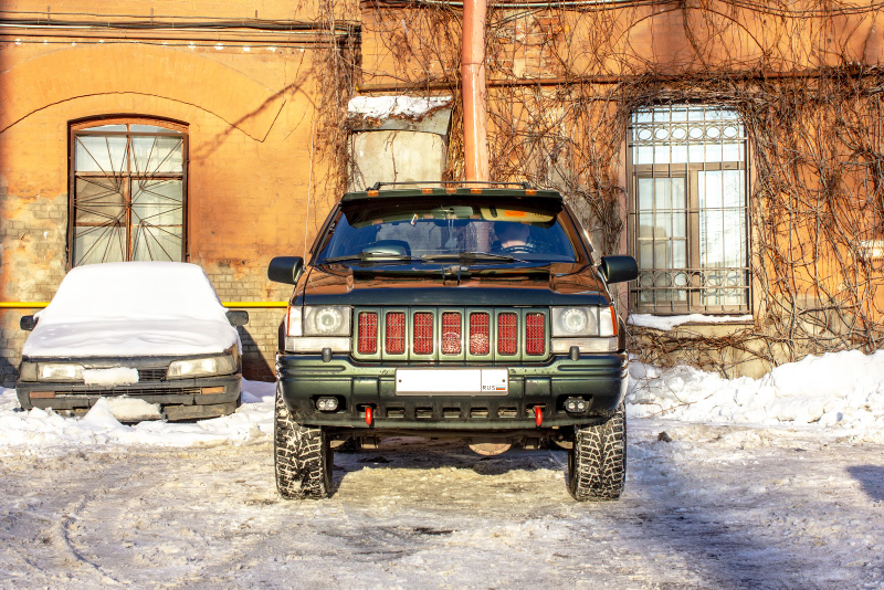 Illustration for article titled The Jeep Grand Cherokee You Never Knew: Inside Russia’s Wild '90s and the SUV That Ruled Its Roads